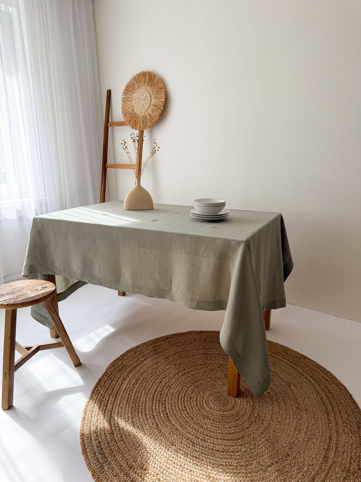 Saliegroen Linnen Tafelkleed