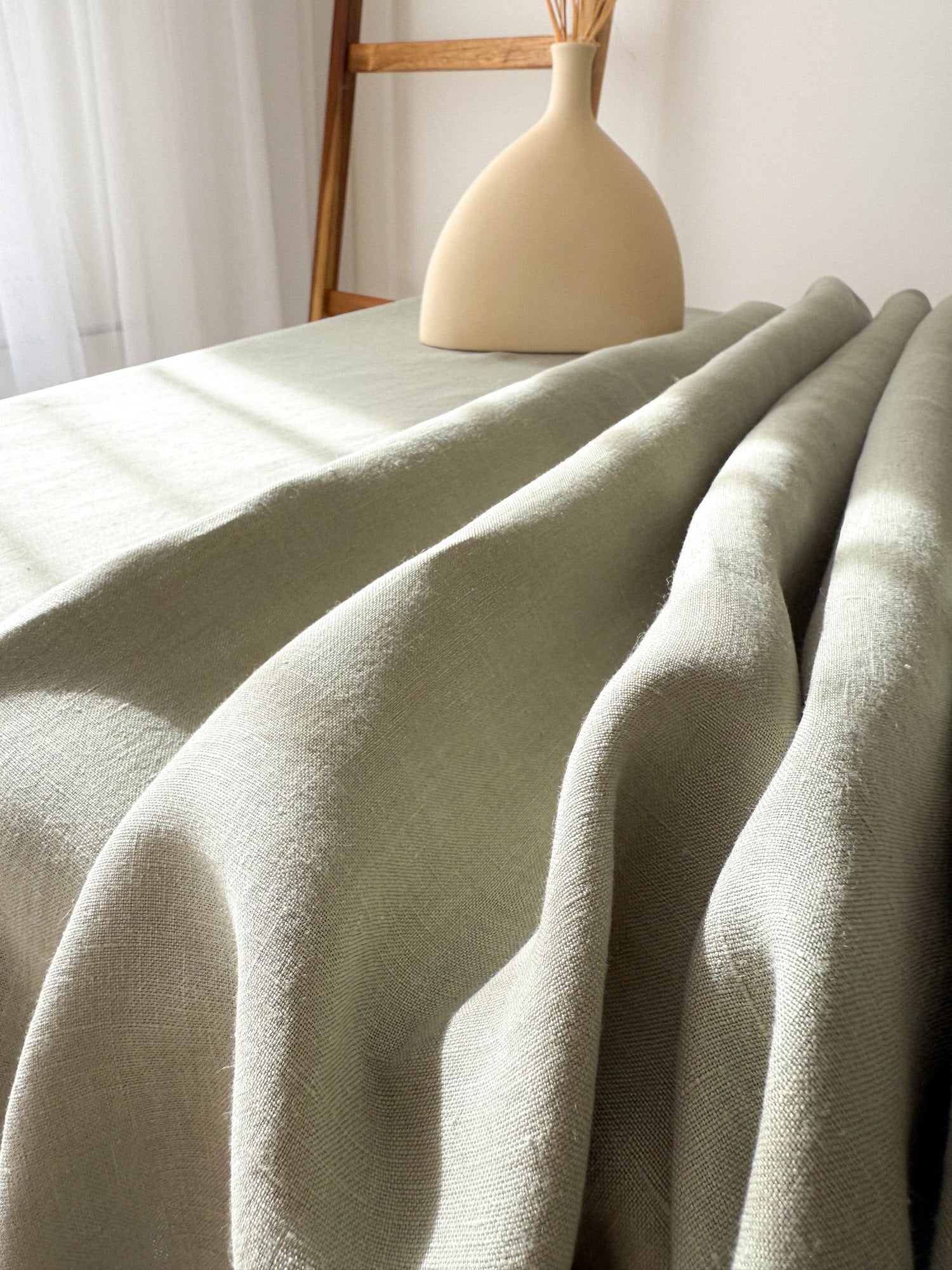 Saliegroen Linnen Tafelkleed