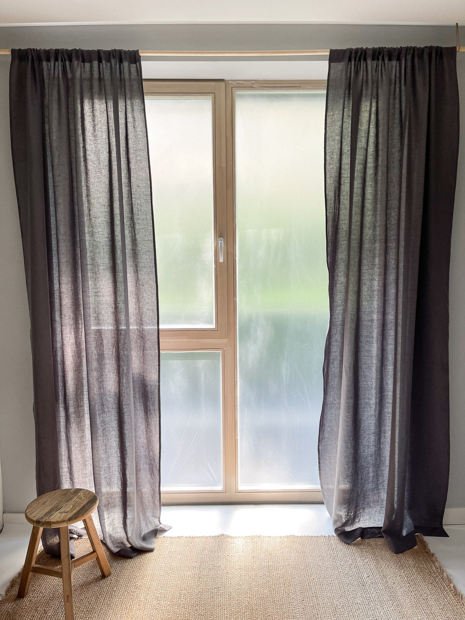 Middenzware linnen gordijnen – Donkergrijs, set van 2