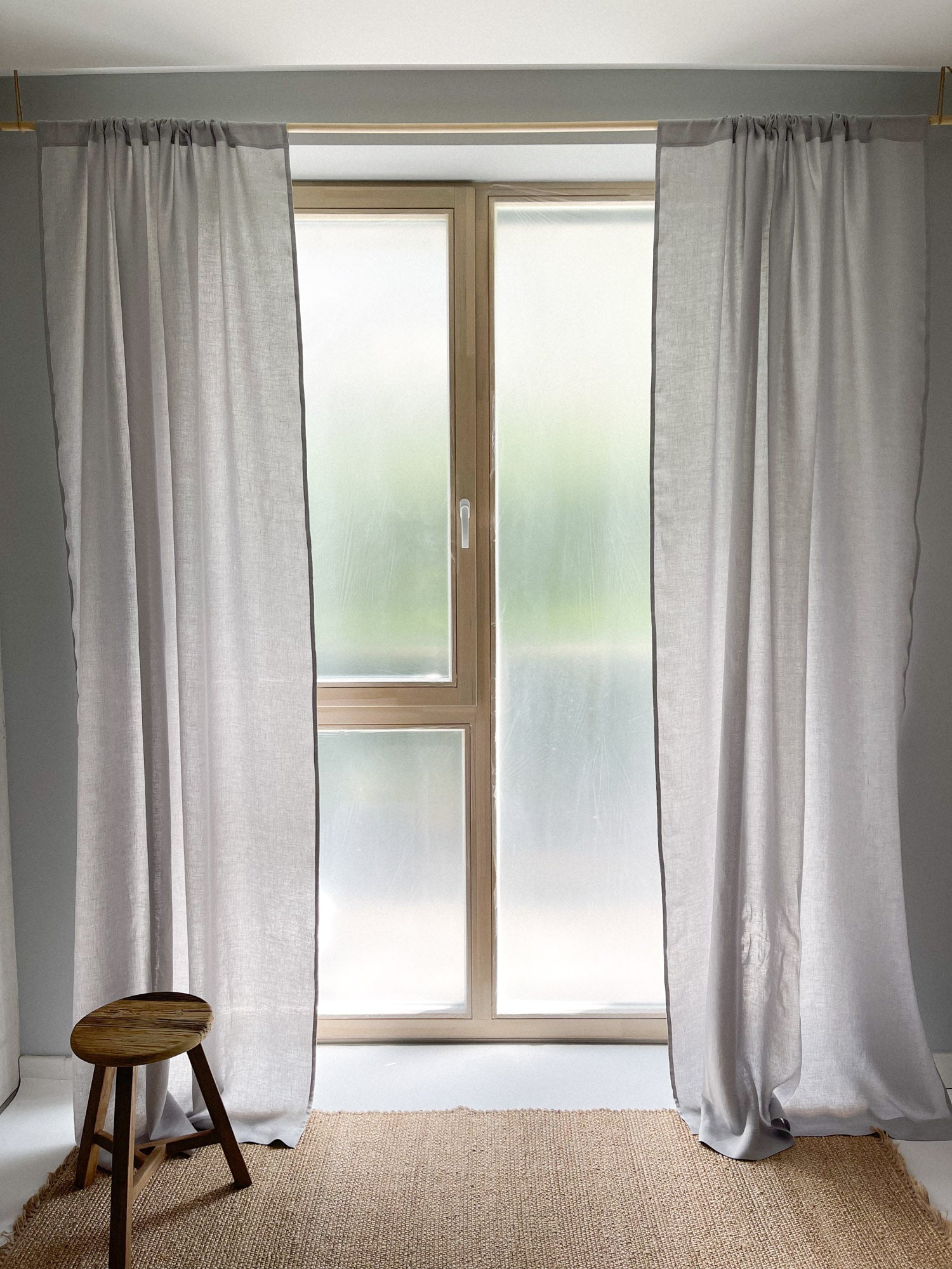 Middenzware linnen gordijnen – Lichtgrijs, set van 2
