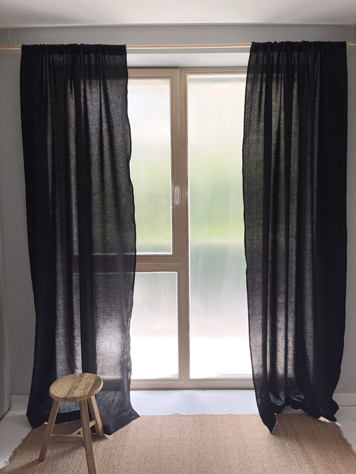 Middenzware linnen gordijnen – Zwart, set van 2
