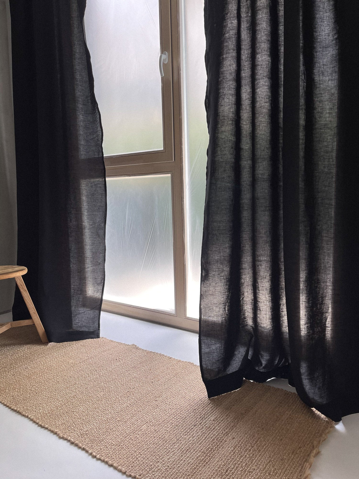 Middenzware linnen gordijnen – Zwart, set van 2